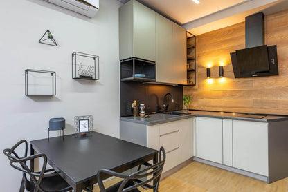 Condominium Kitchen Cabinet design